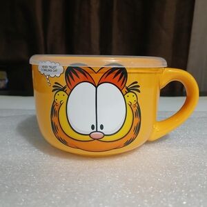 Silver Buffalo Garfield Never Trust a Smiling Cat Ceramic Soup Mug (NEW)